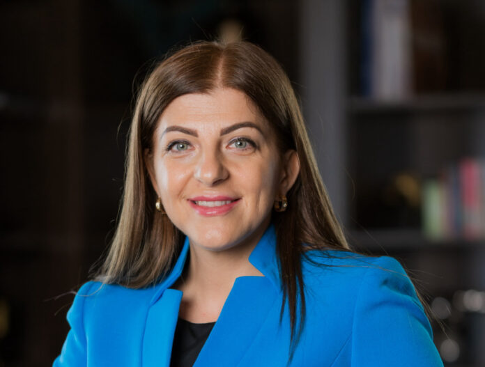 Nicoleta Remmlinger, UAE Director at 4most